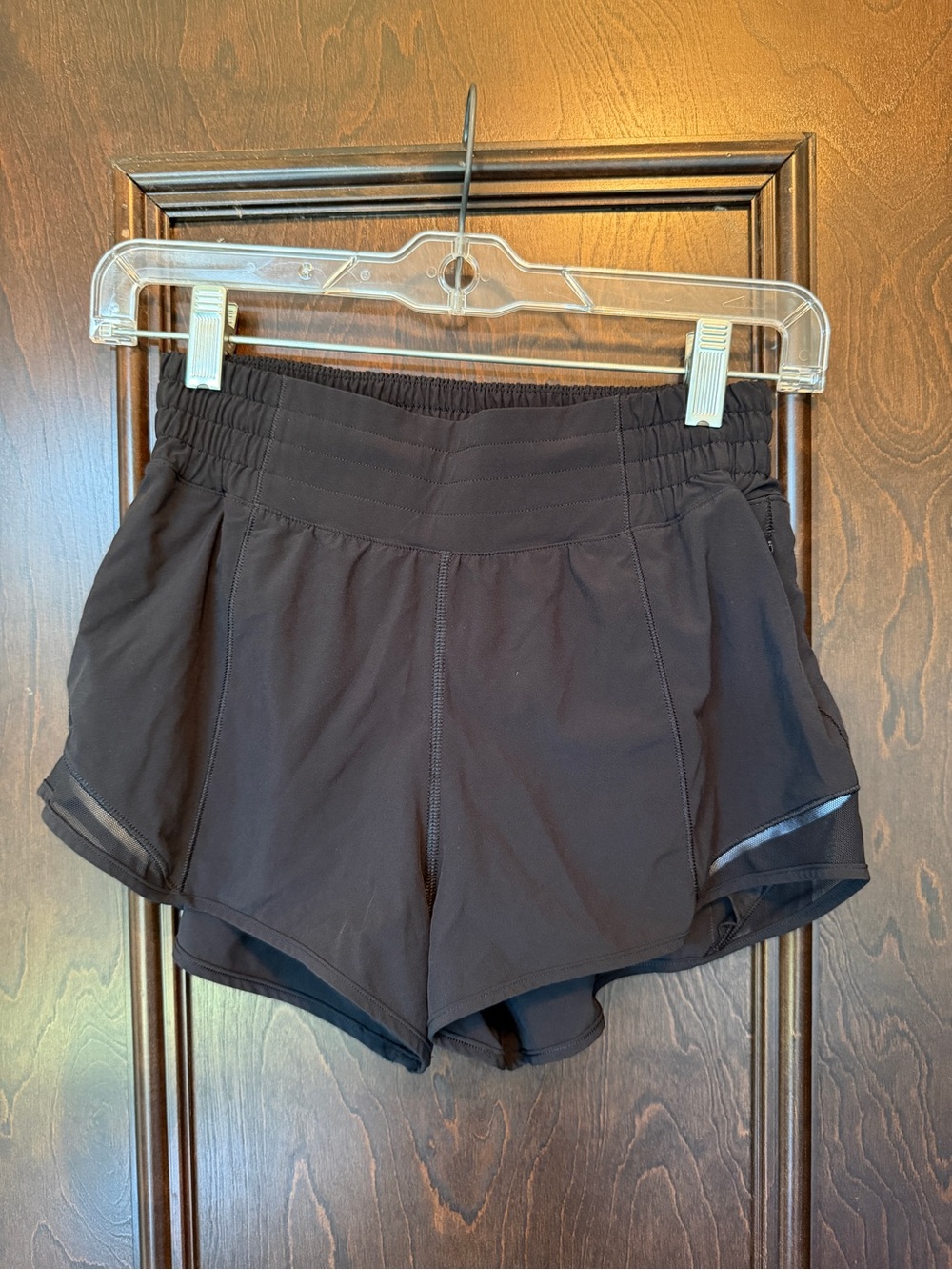 Lululemon Women’s Hotty Hot 2.5”Black Athletic Running Shorts